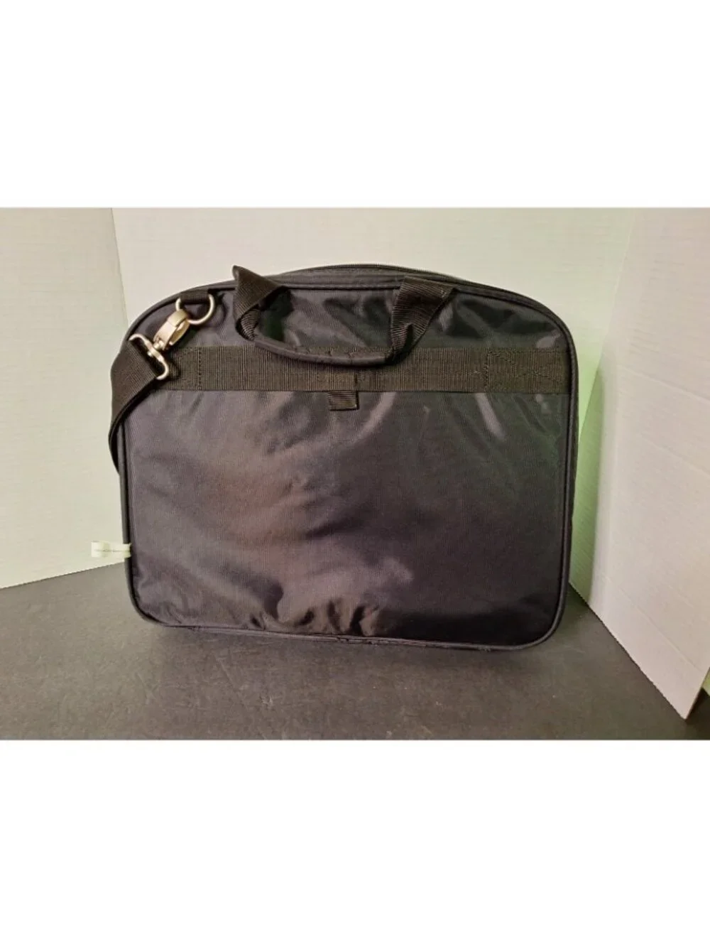 SIMPLY PORTABLE 40 CLASSIC LAPTOP CASE, 15-3/4 X 3-1/2 X 12-1/2,